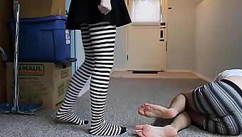 Une collection de moments de ballbusting doux et humides en qualité 720p