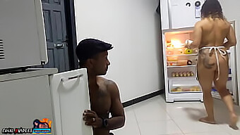 A Visita De Marcio Baiano Se Transforma Em Um Trio Quente Com Uma Gata Excitada E Uma Garota Sexy