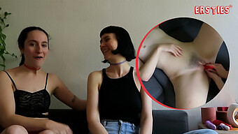 Katie A Och Delfine L'S Sensuella Självnjutning I Berlin