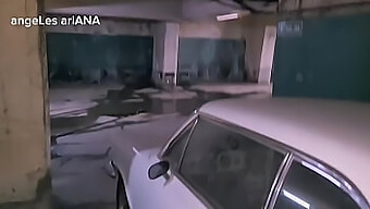 Brincadeira anal arriscada na garagem com um entusiasta de fitness e seu professor