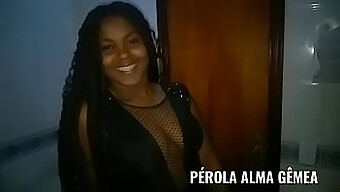 Alma Gema Disfruta De Un Masaje Sensual De Su Marido Dilson En Madureira