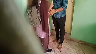 Natural Tits Squirt In Indian College Mms