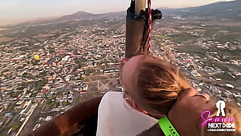 Intenzív szeretkezés egy forró légballonos utazás során Mexikóban, mély torokkal és lenyeléssel